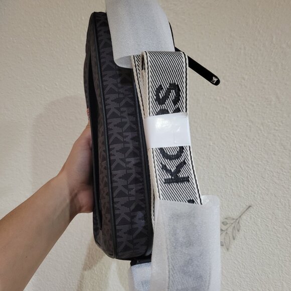 NWT Michael Kors Jet Set Nylon Crossbody - Picture 5 of 10